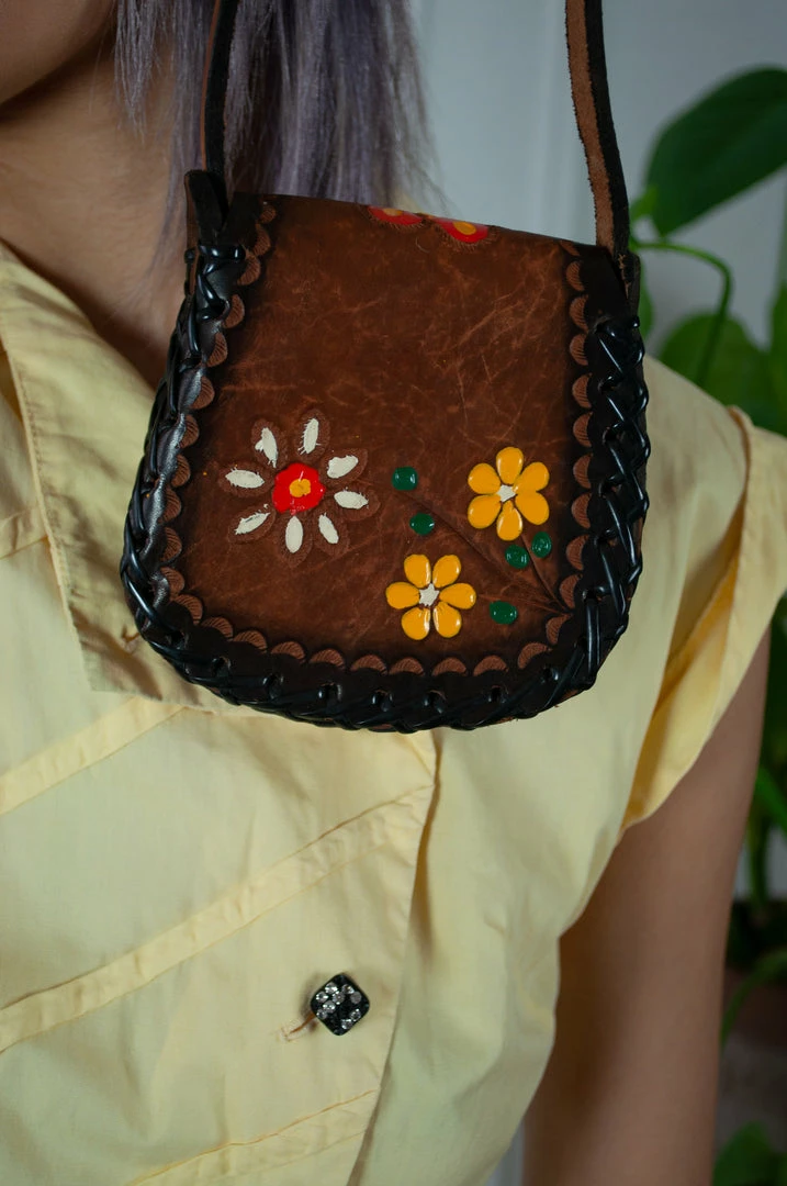 Vintage Mini Tooled Leather Purse 7 Vintage Mini Tooled Leather Purse