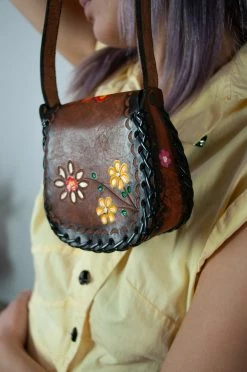 Vintage Mini Tooled Leather Purse 10 Vintage Mini Tooled Leather Purse