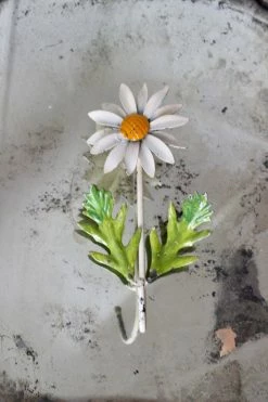 Feng Sway Antique Italian Daisy Hook ALL HOME DECOR + ODDITIES