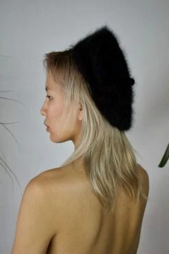 Feng Sway Black Mohair Beret