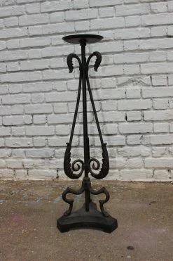 FENG SWAY ALL GARDEN Antique Black Iron Clawfoot Pedestal