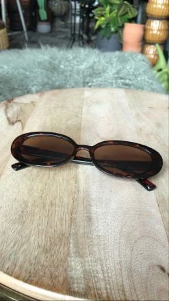 Feng Sway Sleek Oval Tortoise Sunnies SUNGLASSES