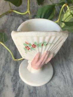 FENG SWAY GIFTS 40s Hand Holding Fan Vase