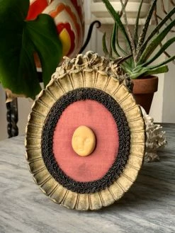 Antique ALL HOME DECOR + ODDITIES RARE Victorian Doll Face Framed Oddity ~ Gilt Framed