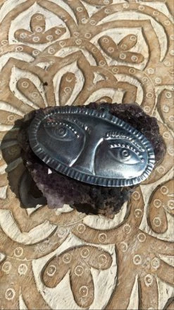 Feng Sway Seeing Eye Tin Milagro GIFTS