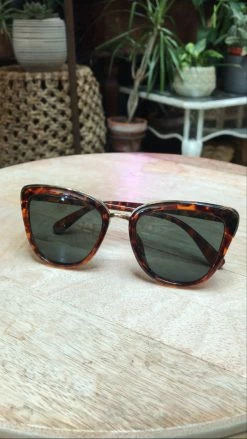 Feng Sway Large Poolside Tortoise Sunnies SUNGLASSES