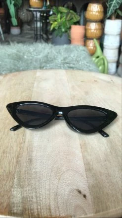 Feng Sway Kitty Kat Cat Eye Sunnies