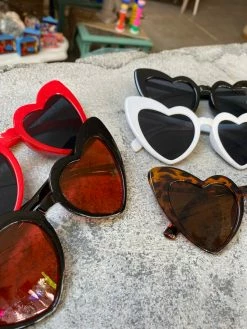Feng Sway Power Puff Heart Eye Sunnies SUNGLASSES