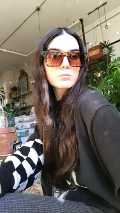 Feng Sway Hip To Be Square Tortoise Sunnies