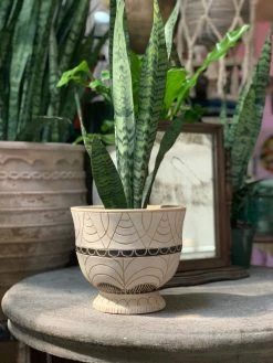 Feng Sway 6-7" POTS Black + Tan Scalloped Urn Planter