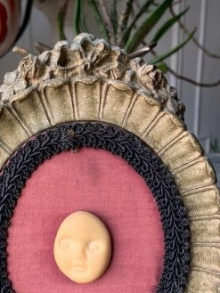 Antique ALL HOME DECOR + ODDITIES RARE Victorian Doll Face Framed Oddity ~ Gilt Framed