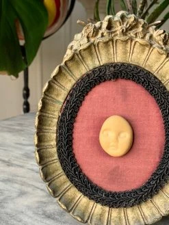 Antique ALL HOME DECOR + ODDITIES RARE Victorian Doll Face Framed Oddity ~ Gilt Framed